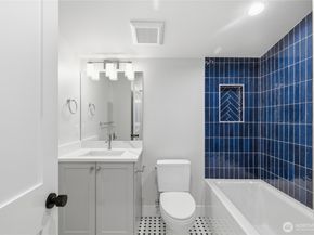 8817 Densmore Avenue N, Seattle WA 98103