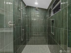 8817 Densmore Avenue N, Seattle WA 98103