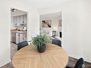 10508 NE 32nd Place G302, Bellevue WA 98004