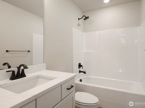 6613 S 128th Street, Seattle WA 98178
