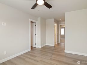 6613 S 128th Street, Seattle WA 98178