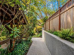2419 Federal Avenue E, Seattle WA 98102