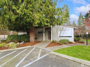 10813 NE 147th Lane N102, Bothell WA 98011