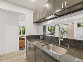 10813 NE 147th Lane N102, Bothell WA 98011