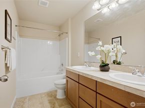 7326 NE 201st Place, Kenmore WA 98028