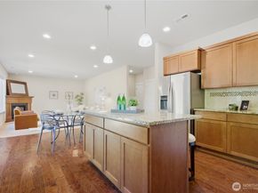 7326 NE 201st Place, Kenmore WA 98028