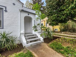 5755 25th Avenue NE, Seattle WA 98105