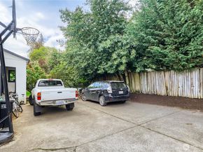 5755 25th Avenue NE, Seattle WA 98105