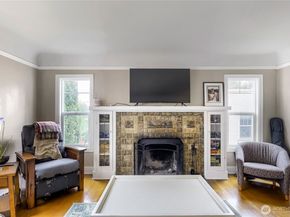 5755 25th Avenue NE, Seattle WA 98105