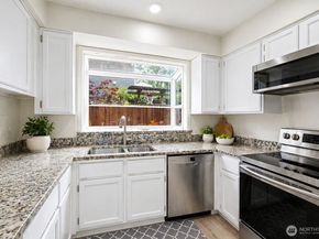 3112 Wells Avenue S, Renton WA 98055