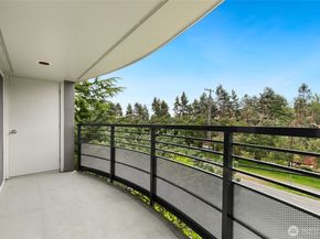 2000 W Barrett Street 202, Seattle WA 98199