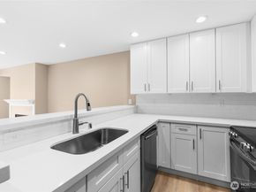 2000 W Barrett Street 202, Seattle WA 98199