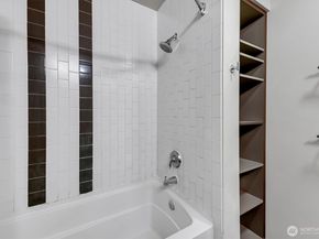 910 Lenora Street S1004, Seattle WA 98121
