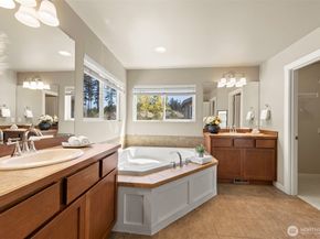 10212 242nd Avenue NE, Redmond WA 98053