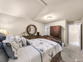 10082 240th Avenue NE, Redmond WA 98053