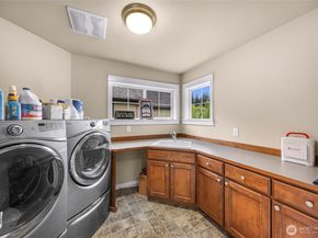 10082 240th Avenue NE, Redmond WA 98053