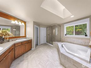 10082 240th Avenue NE, Redmond WA 98053