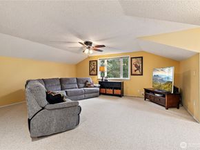 6771 81st Avenue SE, Mercer Island WA 98040