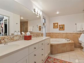 6771 81st Avenue SE, Mercer Island WA 98040