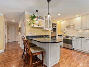 6771 81st Avenue SE, Mercer Island WA 98040