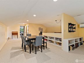 6771 81st Avenue SE, Mercer Island WA 98040