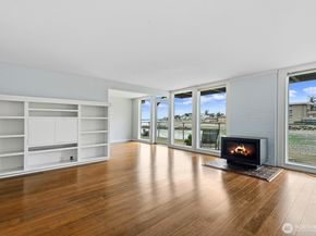 3717 Beach Drive SW 113, Seattle WA 98116