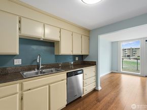 3717 Beach Drive SW 113, Seattle WA 98116