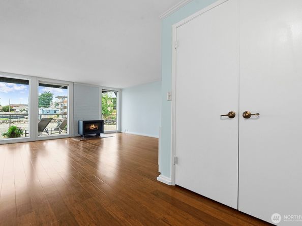 3717 Beach Drive SW 113, Seattle WA 98116