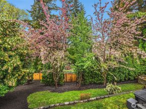 6240 NE 204th Place, Kenmore WA 98028