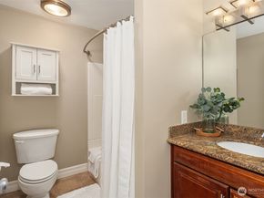 6240 NE 204th Place, Kenmore WA 98028
