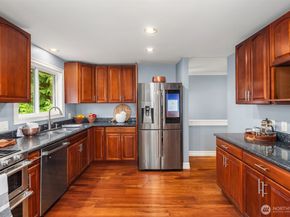 6240 NE 204th Place, Kenmore WA 98028