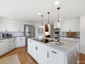 18124 Riviera Place SW, Normandy Park WA 98166