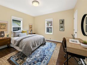 954 19th Avenue E, Seattle WA 98112