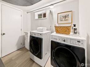 954 19th Avenue E, Seattle WA 98112