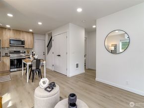 1408 Price Rd, Bremerton WA 98312