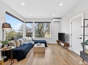 6543 35th Avenue SW B, Seattle WA 98126