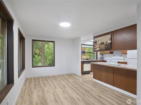 3438 161st Place SE 49, Bellevue WA 98008