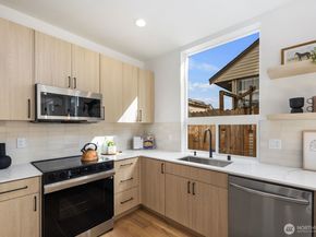 520 N 102nd Street, Seattle WA 98133