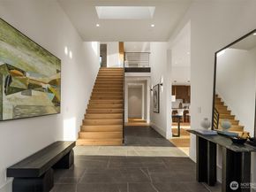 1032 89th Avenue NE, Bellevue WA 98004