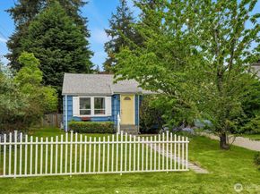 14339 Ashworth Avenue N, Seattle WA 98133