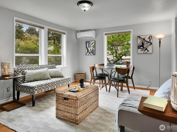 14339 Ashworth Avenue N, Seattle WA 98133