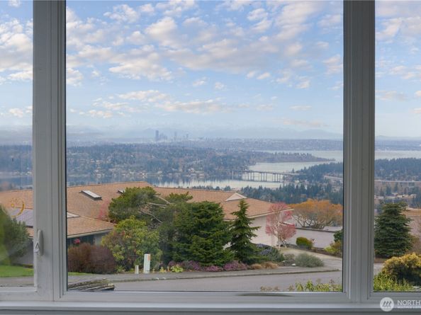 4572 137th Avenue SE, Bellevue WA 98006