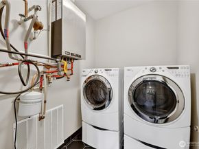 503 225th Lane NE F101, Sammamish WA 98074
