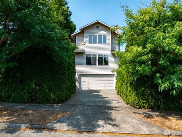 4407 30th Avenue W, Seattle WA 98199