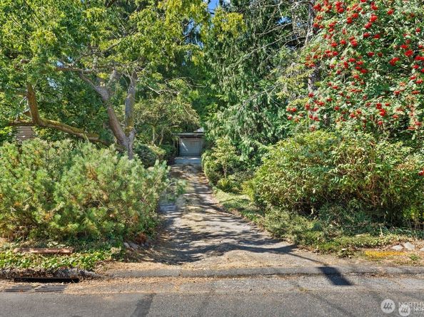9525 7th Avenue NW, Seattle WA 98117