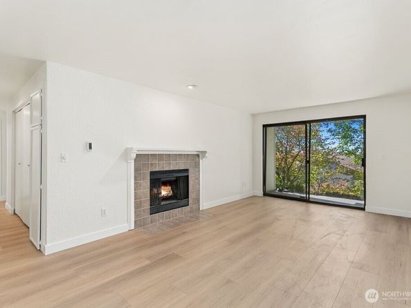 13235 12th Avenue SW 112, Burien WA 98146