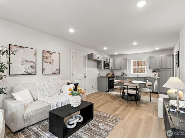 10514 Ninth Avenue NE, Seattle WA 98125