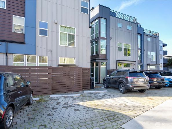 710 McGraw Street, Seattle WA 98109