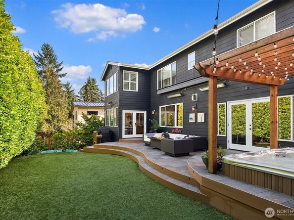 10414 SE 13th Street, Bellevue WA 98004