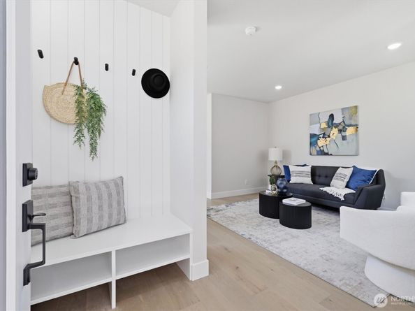 1407 29th Avenue, Seattle WA 98122